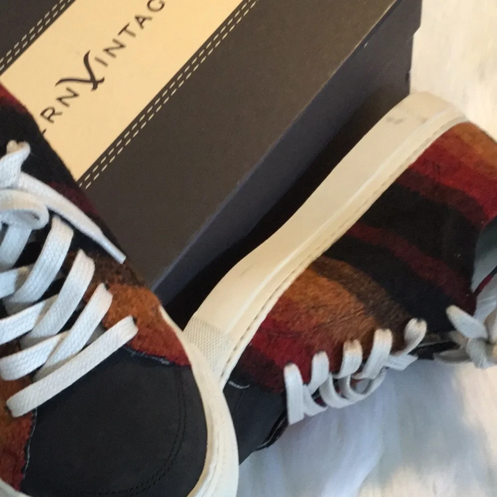 MODERN VINTAGE OMBRÉ SNEAKER NWT